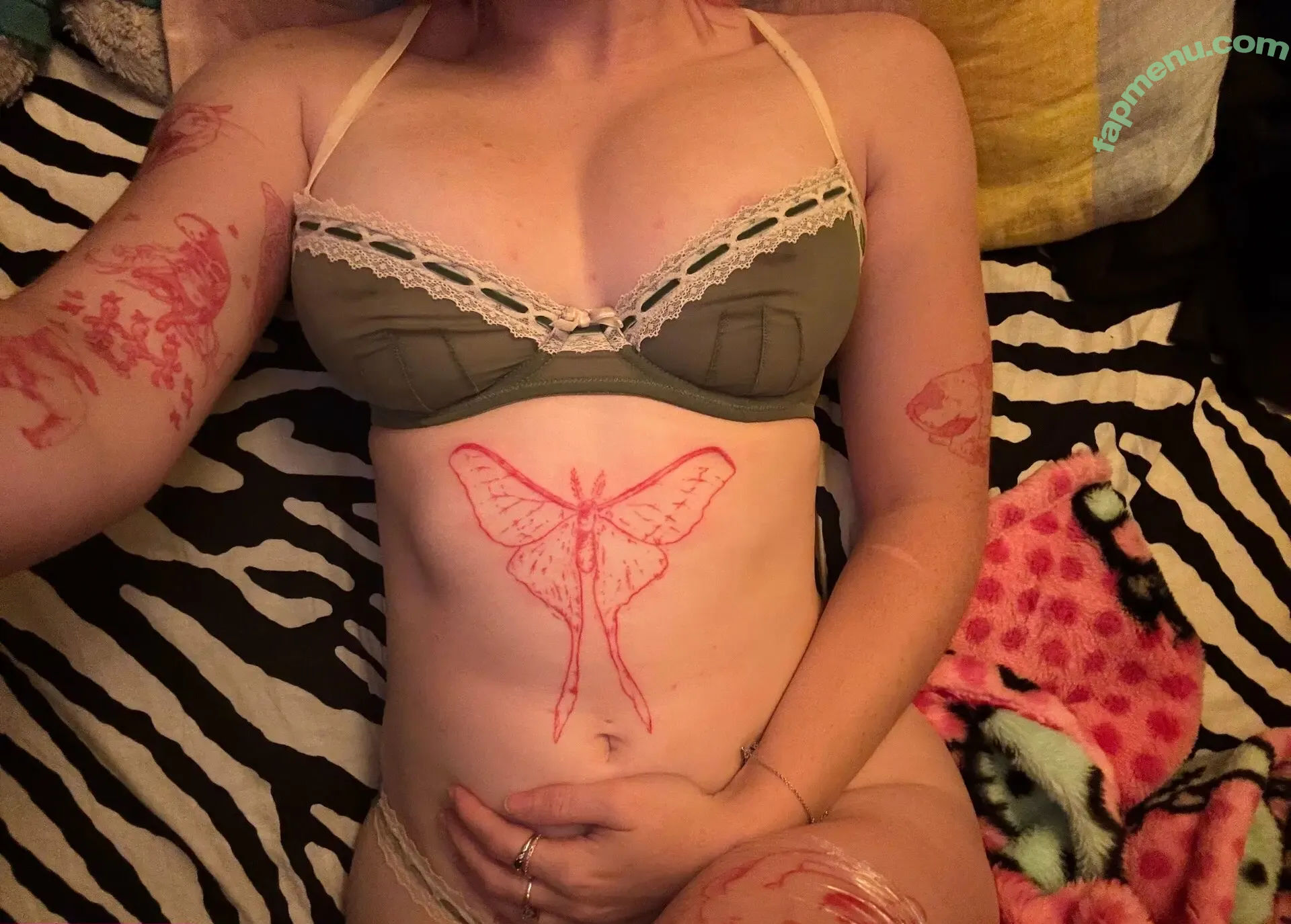 Luvliii nude photo #0336 (meatloafyyy / shmeatloafyyy)