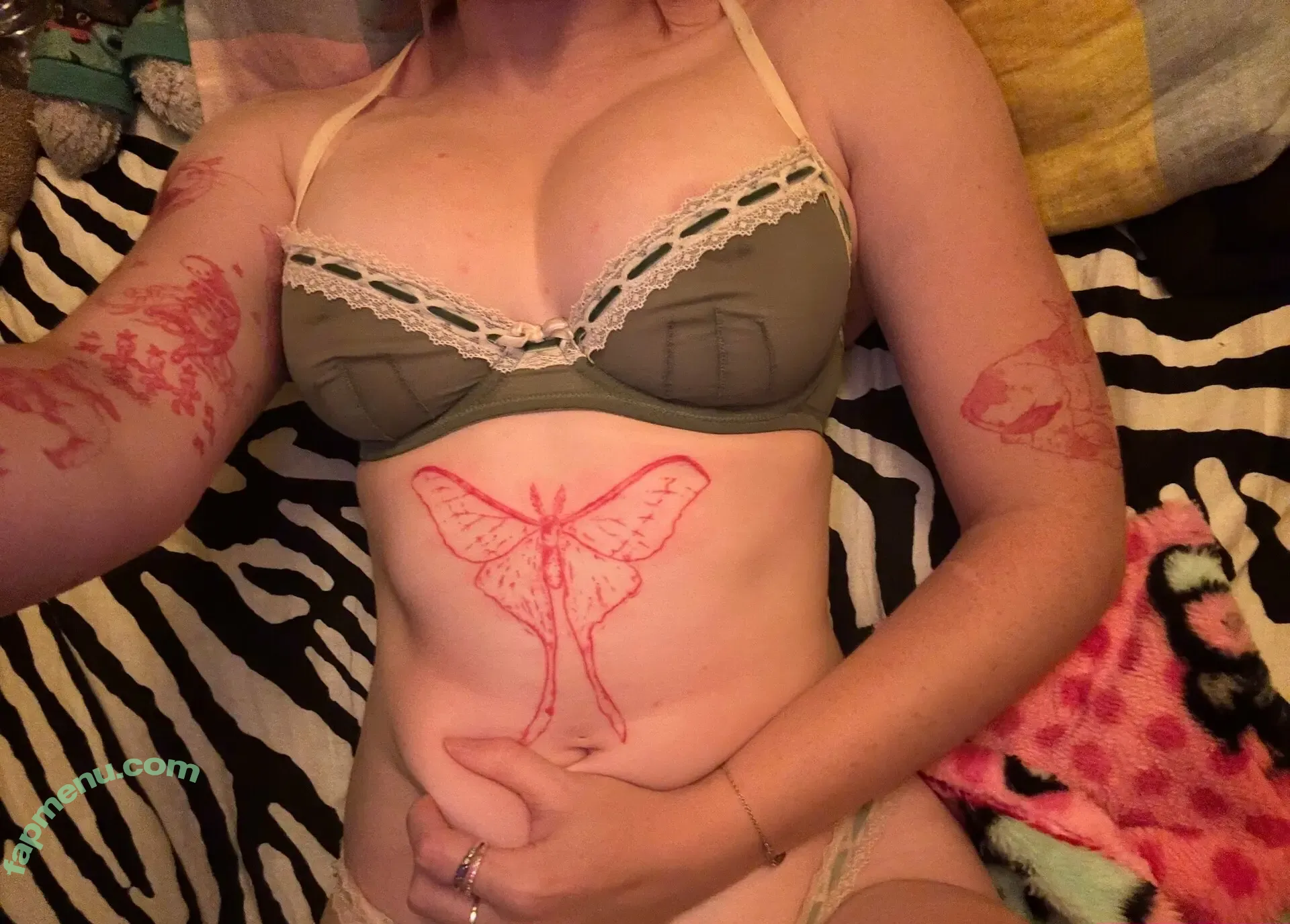 Luvliii nude photo #0337 (meatloafyyy / shmeatloafyyy)