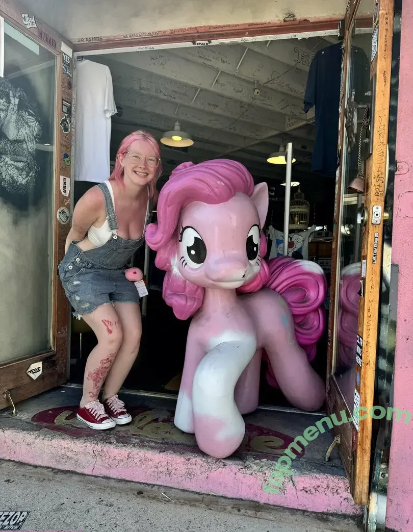 Luvliii nude photo #0356 (meatloafyyy / shmeatloafyyy)