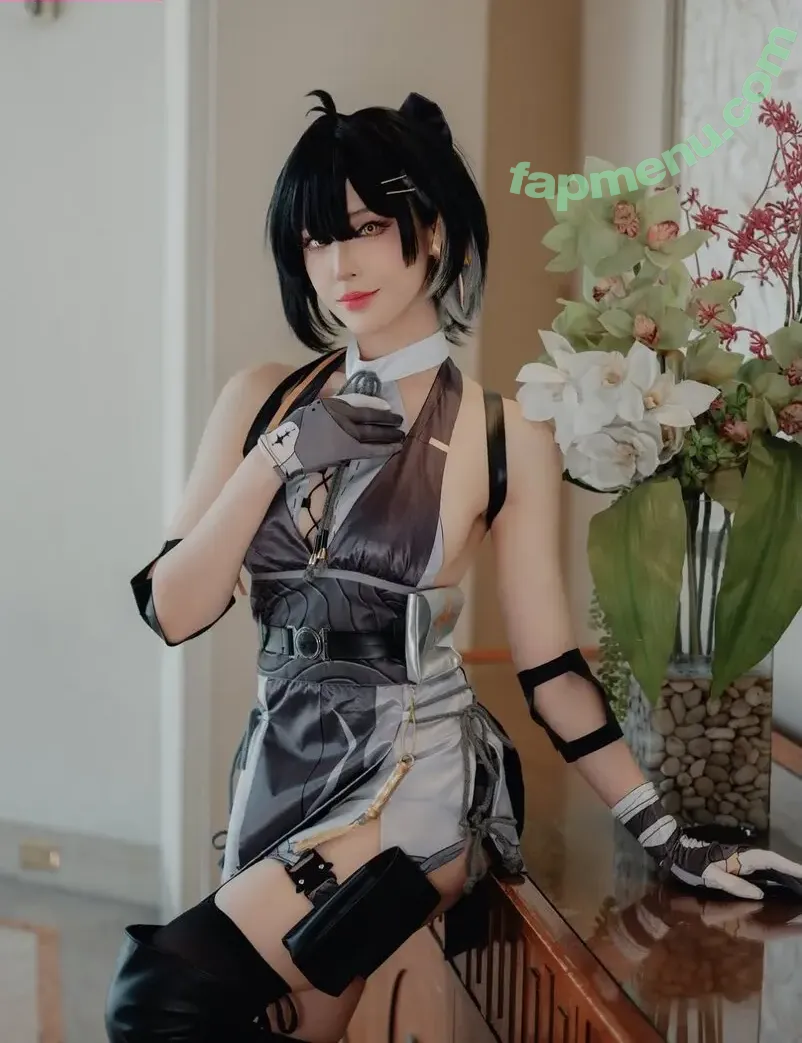 Luximity nude photo #0064 (luximityunveiled)