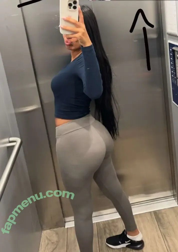 Luxy_Capi nude photo #0007 (luxy__capi)