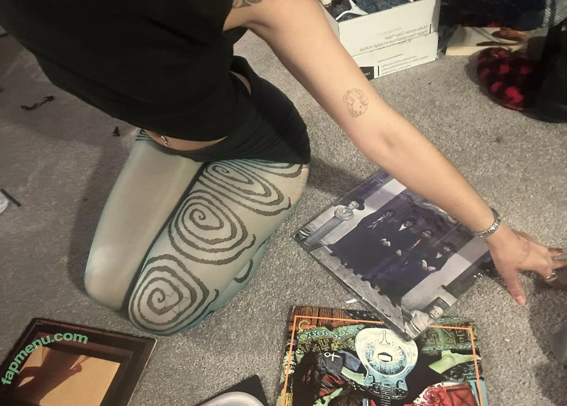 lycheenotes nude photo #0001 (anacompost)