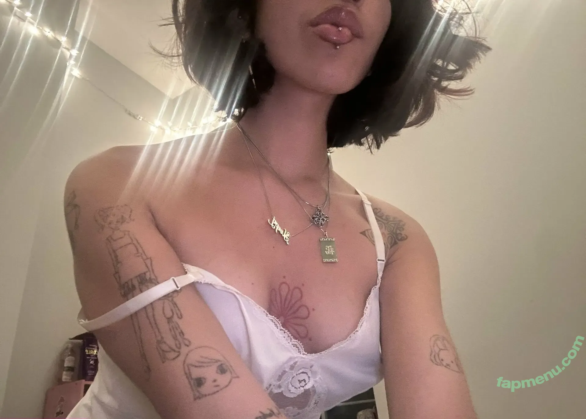 lycheenotes nude photo #0024 (anacompost)