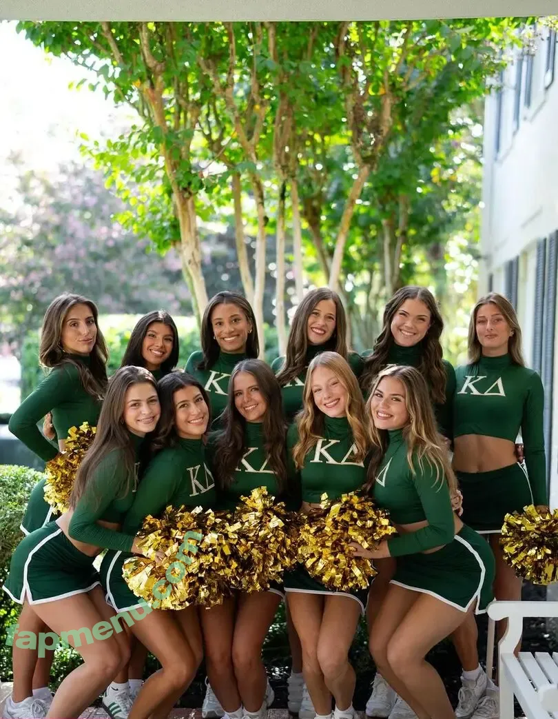 Lydia Lowry nude photo #0100 (lydialowry_)