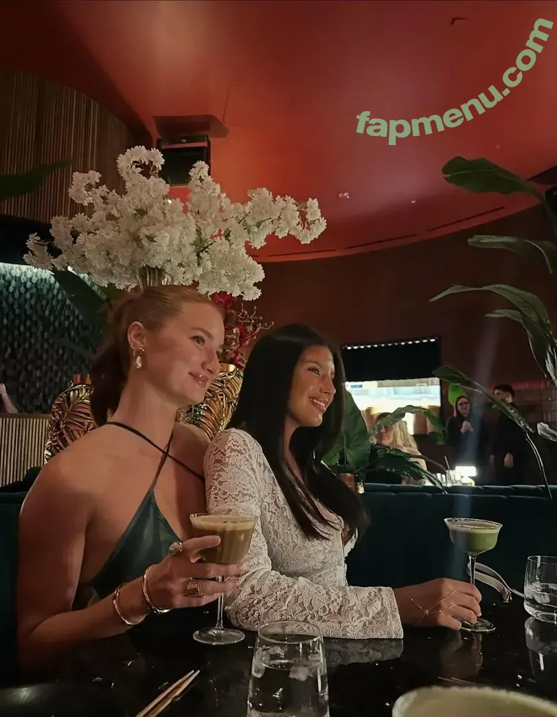 Lydia Lowry nude photo #0101 (lydialowry_)