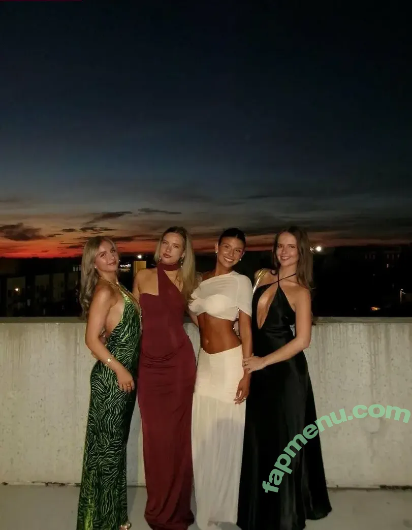 Lydia Lowry nude photo #0180 (lydialowry_)