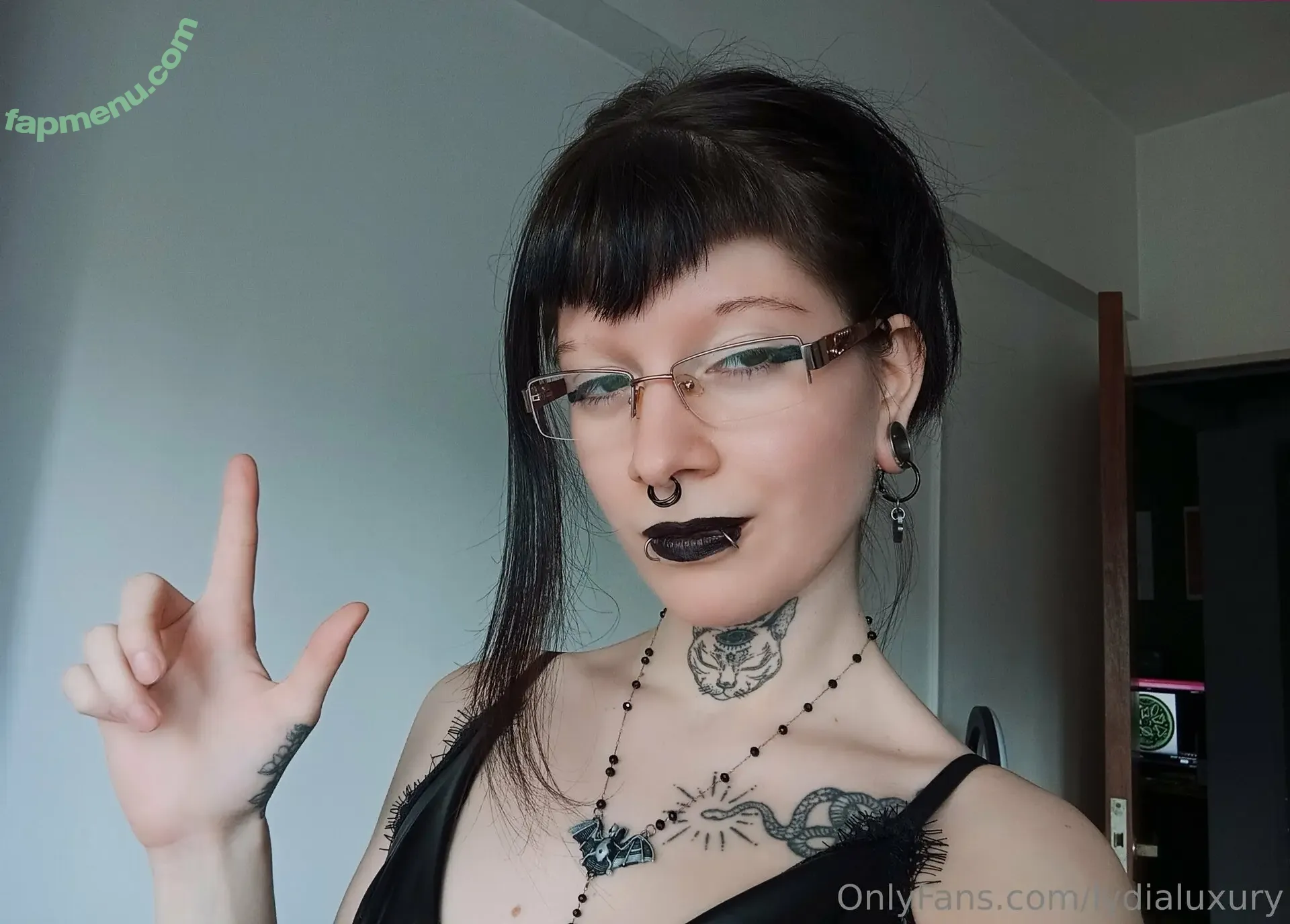 lydialuxury nude photo #0005 (lydialuxury.skincare)