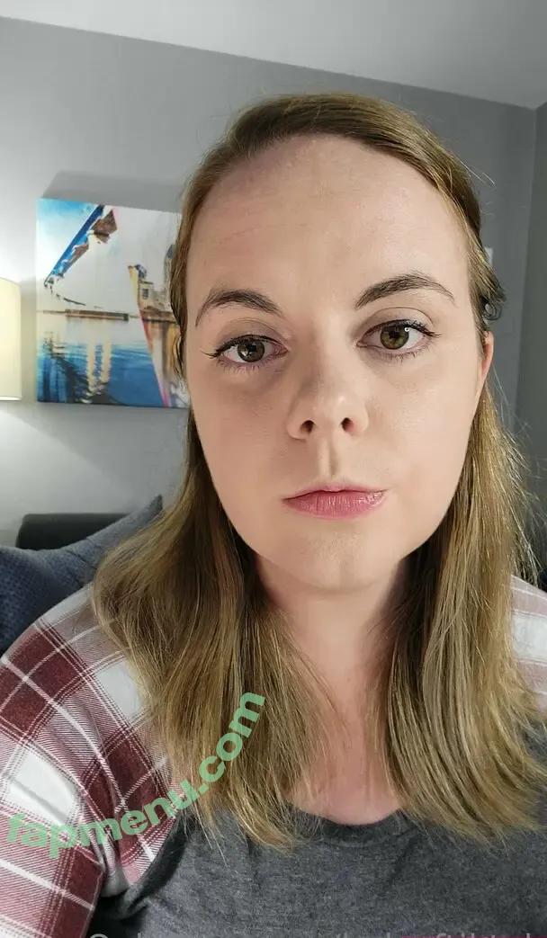 lydsoftiktok nude photo #0005 (lydsoftiktok)