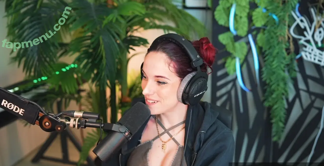 LyeGaia nude photo #0001 (lyegaiaa)