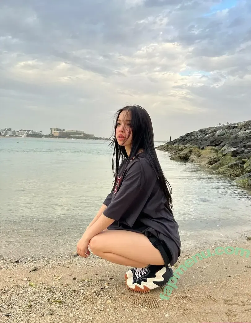 lyna_com nude photo #0010 (lyna_com2000 / lynatel)