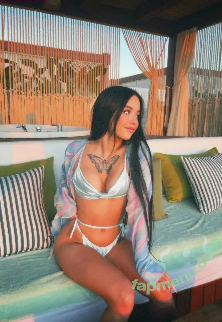 lyna_com nude photo #0059 (lyna_com2000 / lynatel)