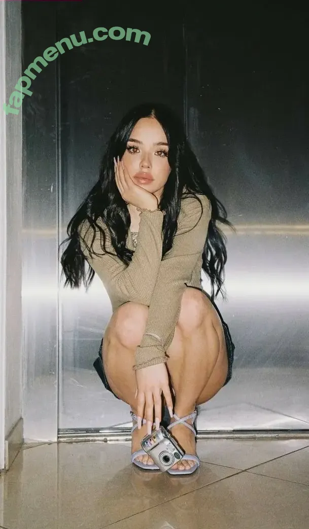 lyna_com nude photo #0180 (lyna_com2000 / lynatel)