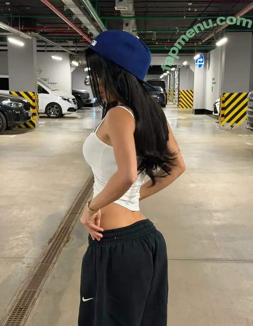 lyna_com nude photo #0192 (lyna_com2000 / lynatel)