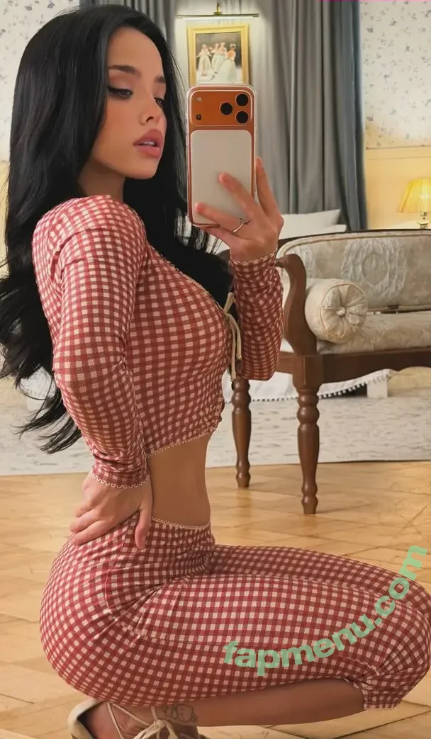 lyna_com nude photo #0205 (lyna_com2000 / lynatel)