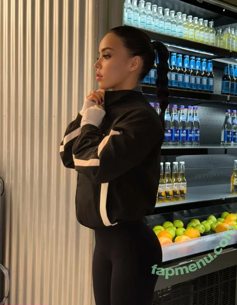 lyna_com nude photo #0208 (lyna_com2000 / lynatel)