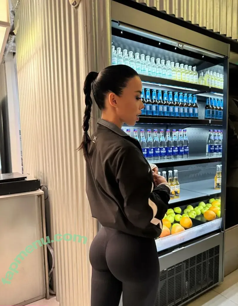 lyna_com nude photo #0211 (lyna_com2000 / lynatel)