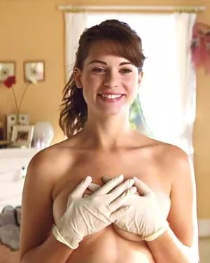 Lyndsy Fonseca / LyndsyMFonseca / lyndsyfonseca nude photo #0013