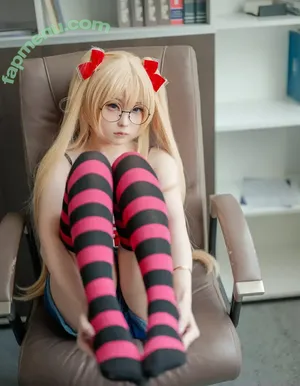 LynnLi7698 / 学徒林恩 / 幼水铃衣 / 幼水铃衣m nude photo #0183