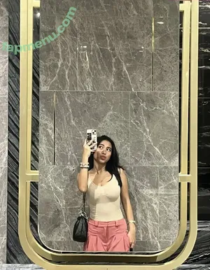 lynnn_znyy / ur_gf_lyn nude photo #0025