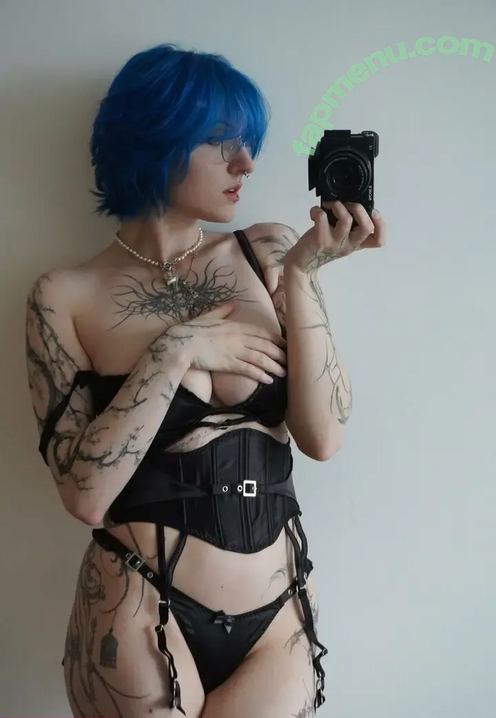 Lyra Crow nude photo #0207 (lyracr0w0)