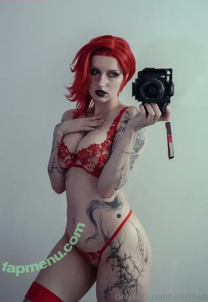 Lyra Crow nude photo #0071 (lyracr0w0)