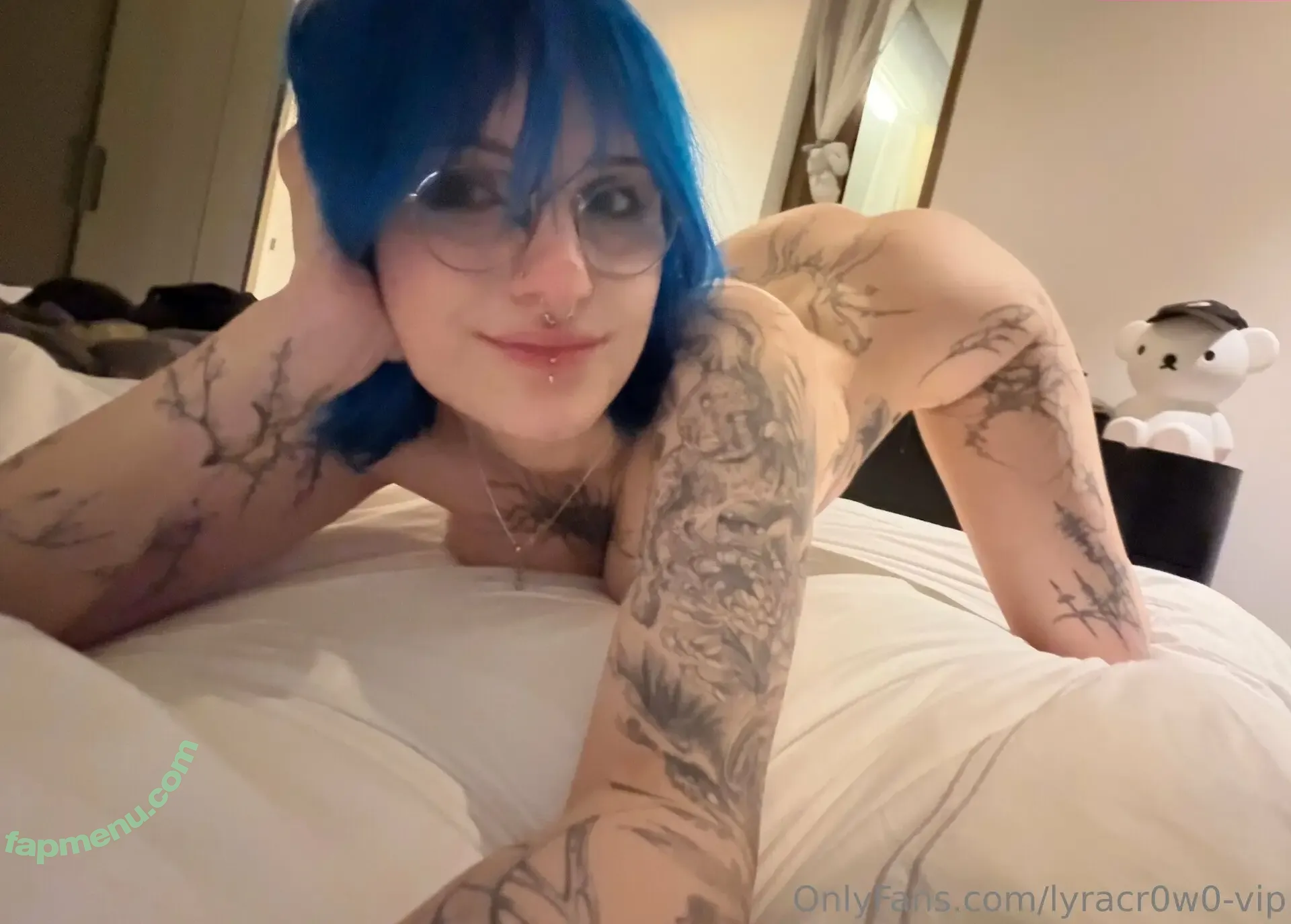 Lyra Crow nude photo #0185 (lyracr0w0)