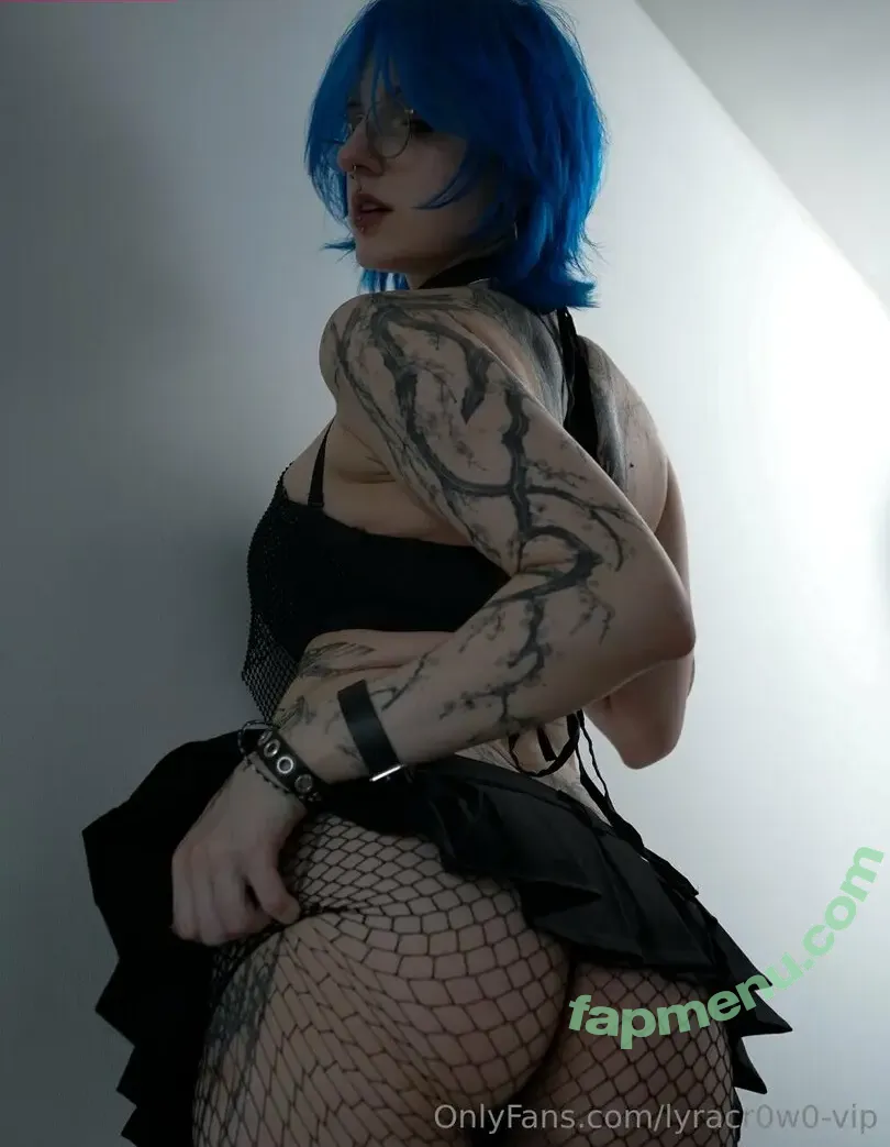 Lyra Crow nude photo #0243 (lyracr0w0)