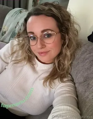 lyragreyx / lyragray_ nude photo #0007