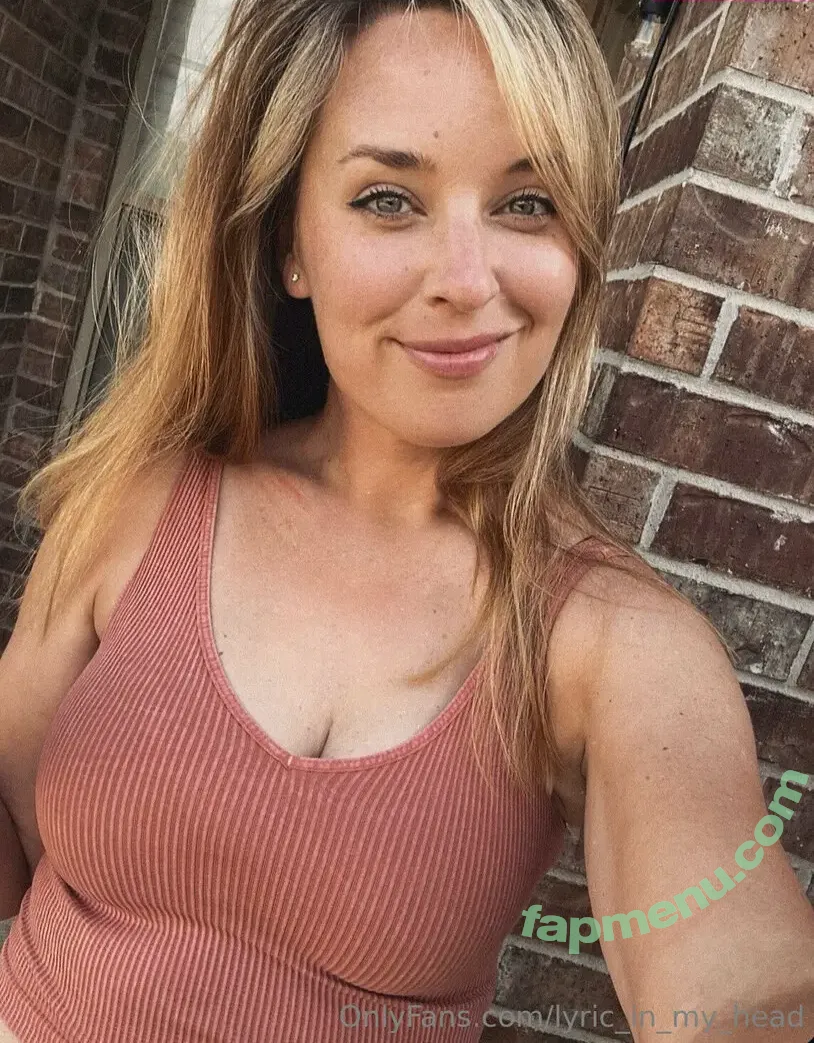 lyric_in_my_head nude photo #0251 (made_with_moxie_)