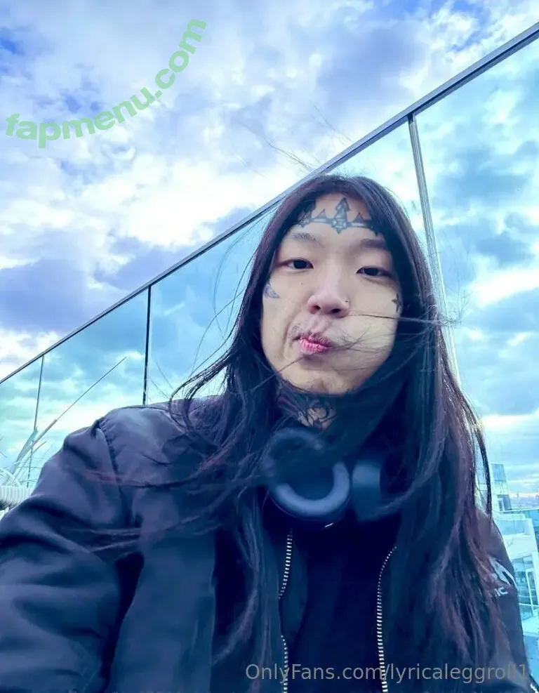 lyricaleggroll1 nude photo #0010 (lyricaleggroll)