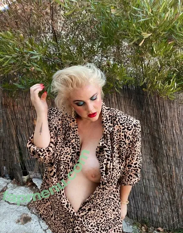 Lyssa Rose nude photo #0003 (alyssafeomaia / rawlyssa)