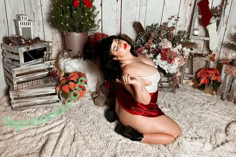 Lyssa Rose nude photo #0014 (alyssafeomaia / rawlyssa)