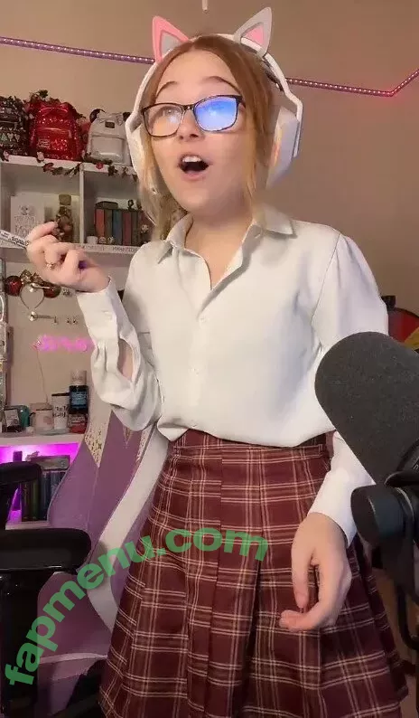 Lyssaurora nude photo #0007 (Lyssaurora)