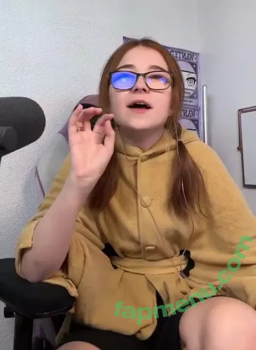 Lyssaurora nude photo #0052 (Lyssaurora)