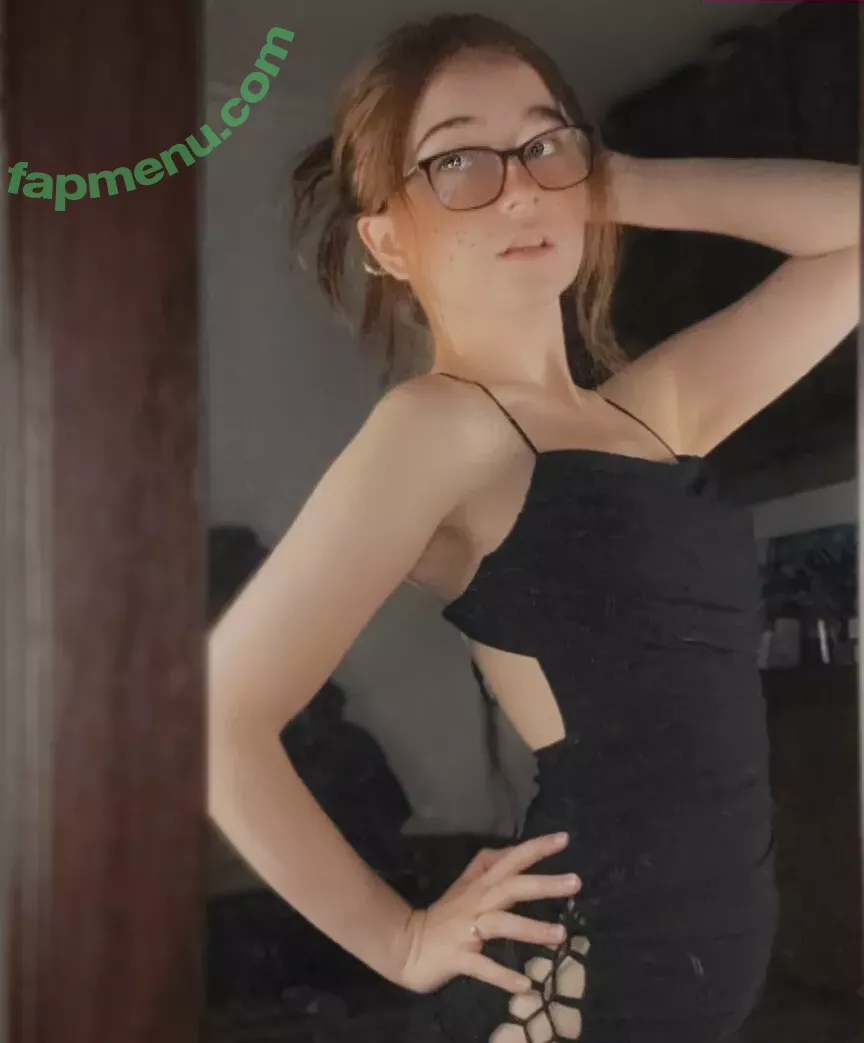 Lyssaurora nude photo #0116 (Lyssaurora)