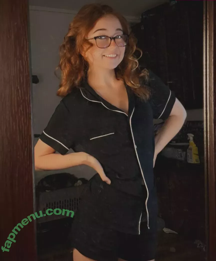 Lyssaurora nude photo #0131 (Lyssaurora)