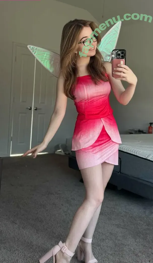 Lyssaurora nude photo #1140 (Lyssaurora)
