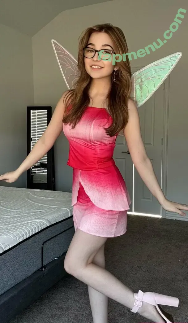 Lyssaurora nude photo #1142 (Lyssaurora)