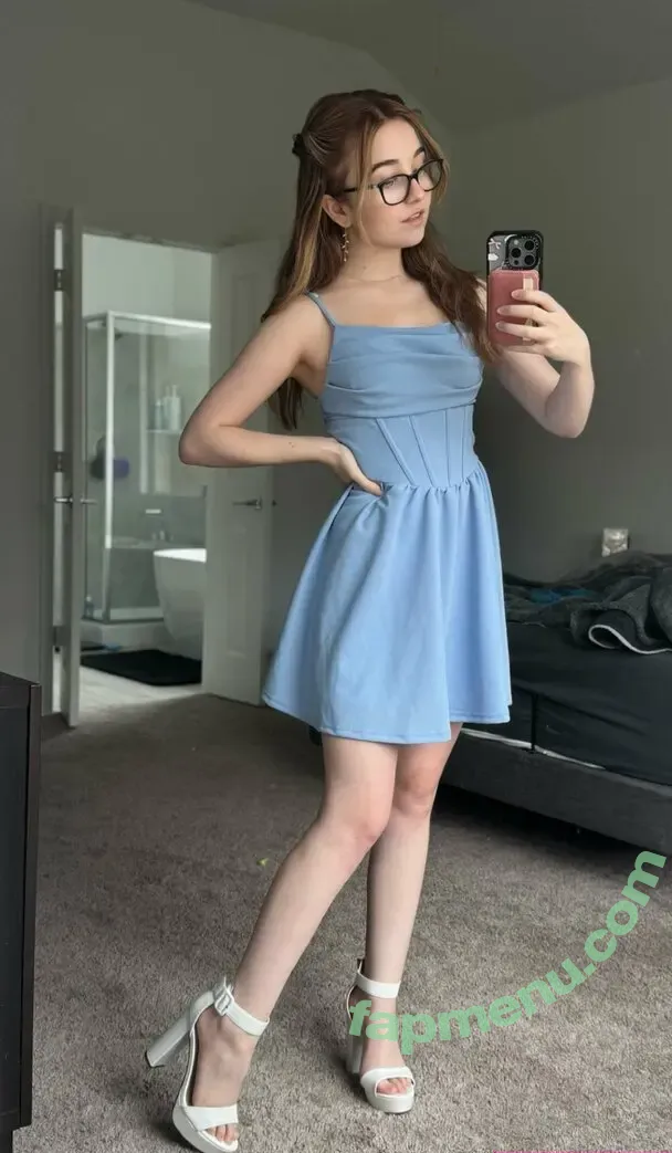 Lyssaurora nude photo #1157 (Lyssaurora)