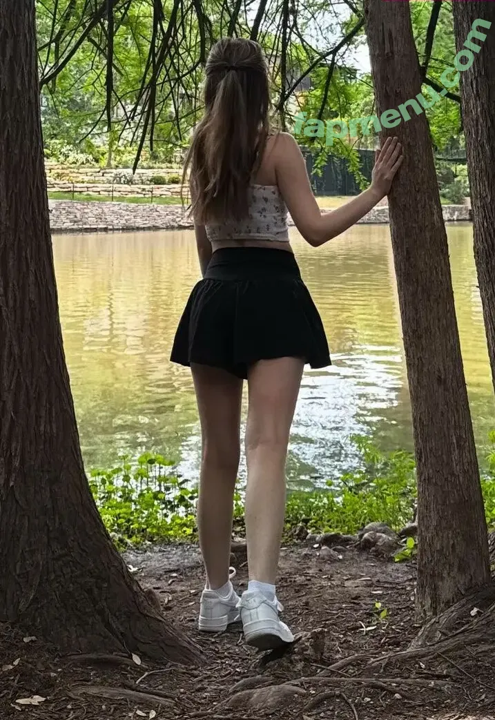 Lyssaurora nude photo #1186 (Lyssaurora)