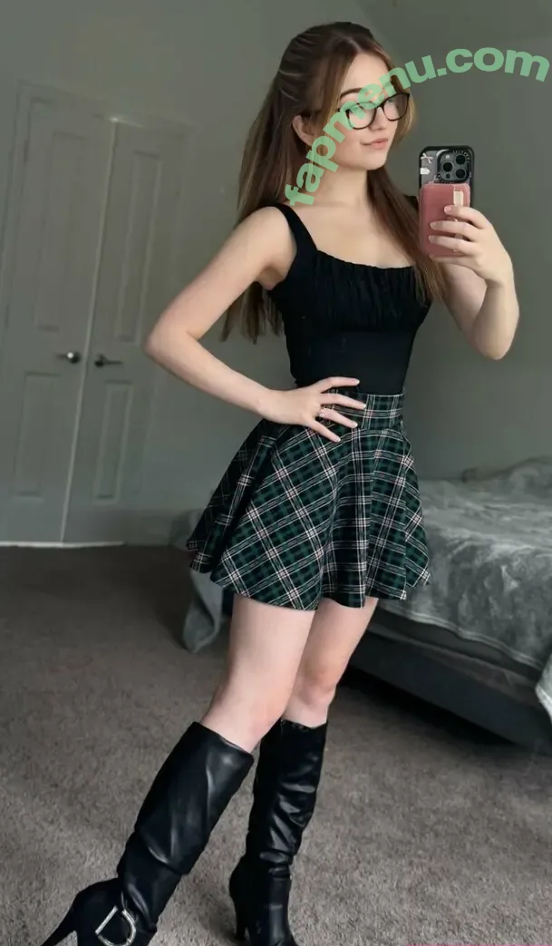 Lyssaurora nude photo #1228 (Lyssaurora)