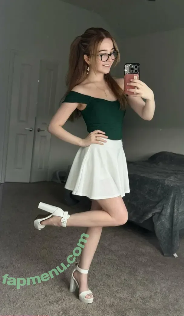 Lyssaurora nude photo #1265 (Lyssaurora)