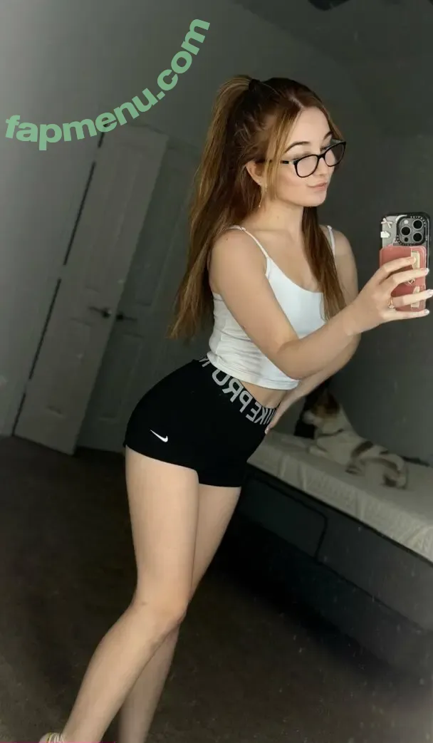 Lyssaurora nude photo #1267 (Lyssaurora)
