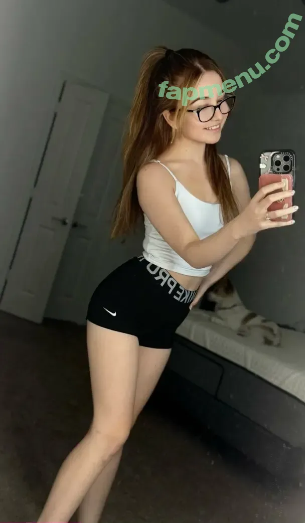 Lyssaurora nude photo #1270 (Lyssaurora)