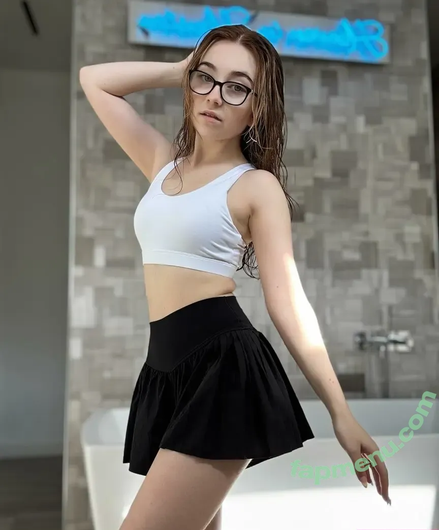 Lyssaurora nude photo #1305 (Lyssaurora)