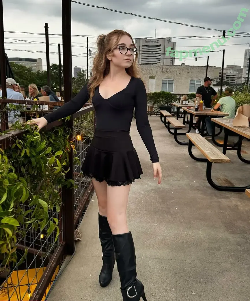Lyssaurora nude photo #1314 (Lyssaurora)
