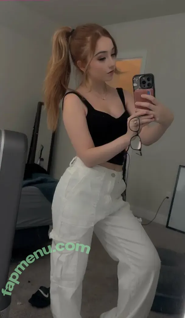 Lyssaurora nude photo #1390 (Lyssaurora)