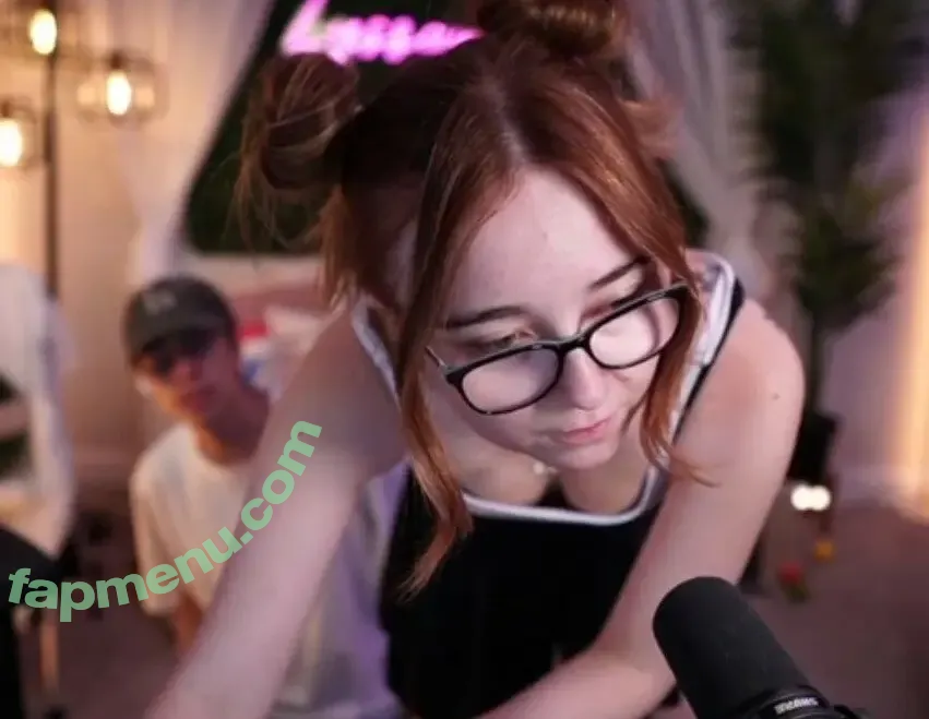 Lyssaurora nude photo #1446 (Lyssaurora)