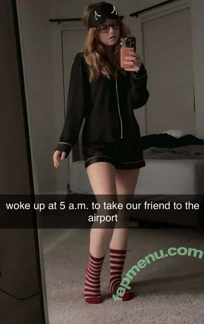 Lyssaurora nude photo #1489 (Lyssaurora)