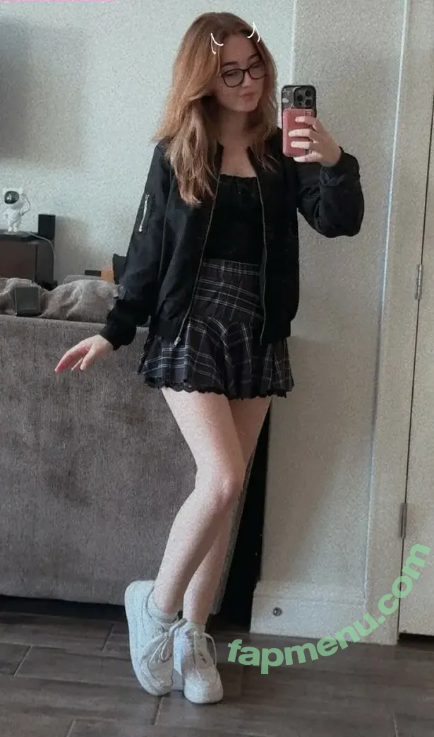 Lyssaurora nude photo #1490 (Lyssaurora)